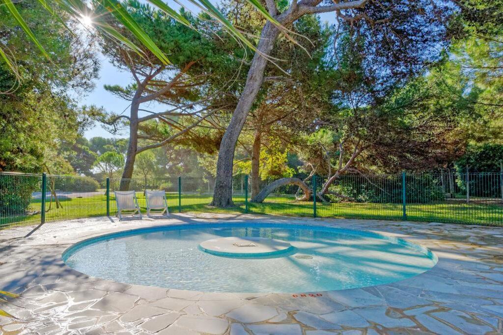 Hyères La Badine 5P Plage Piscine Clim Jacuzzi Parc Luxuriant المظهر الخارجي الصورة